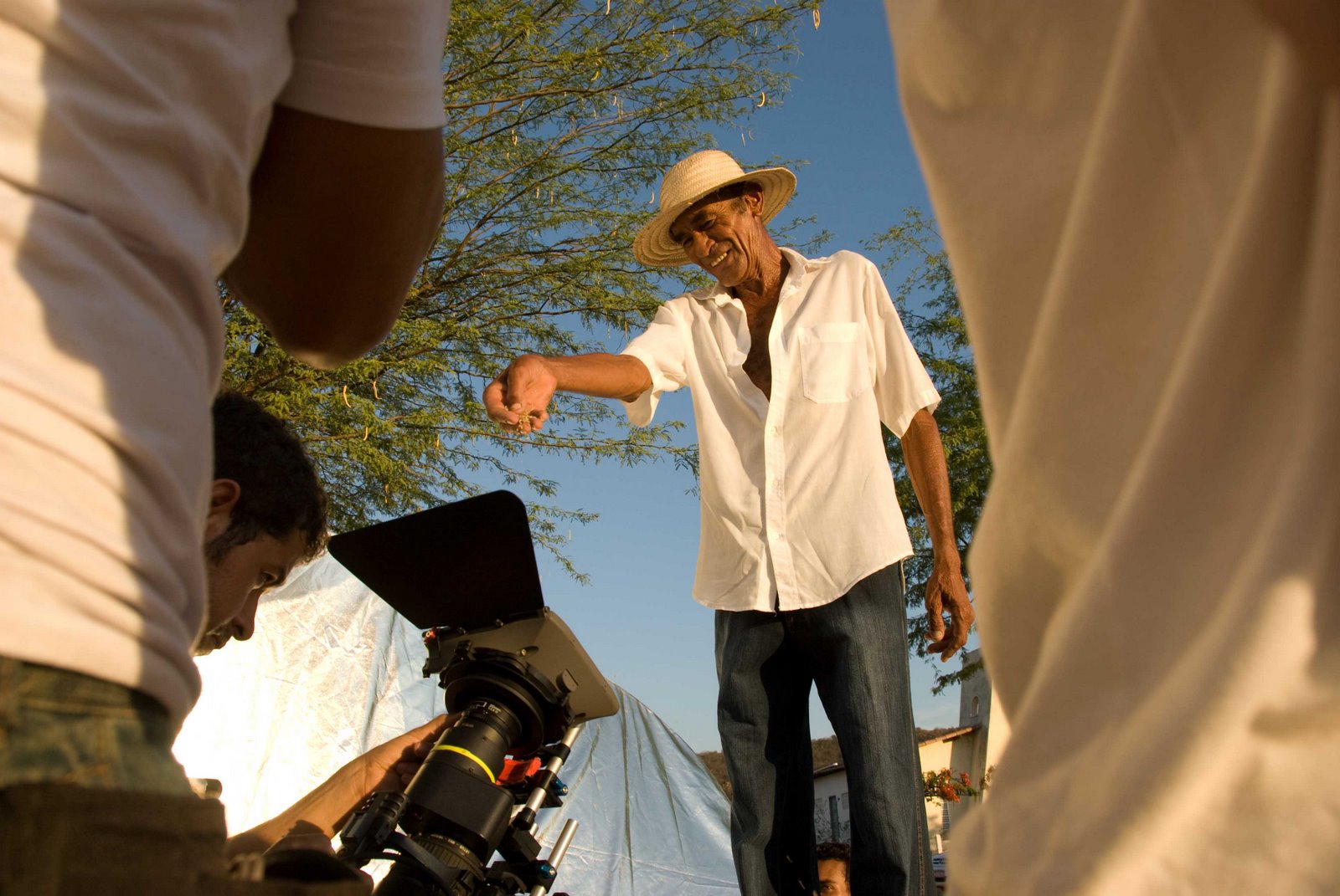 [0416-clipe_gov_pe-05_12_2008.jpg]