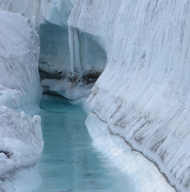 பாக்கிஸ்தானின் அழகான இடங்கள் Glacier+river-Baltoro+Glacier-Concordia-Gondogoro+La+Trek-Pakistan