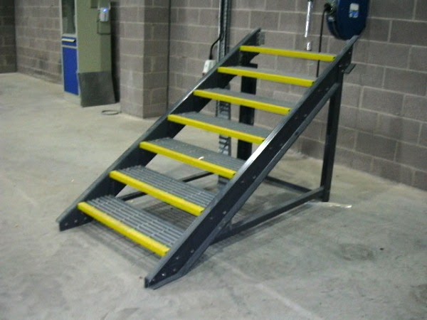 Maestranza Estructuras Metálicas San Vicente EMSV Concepcion: Escaleras