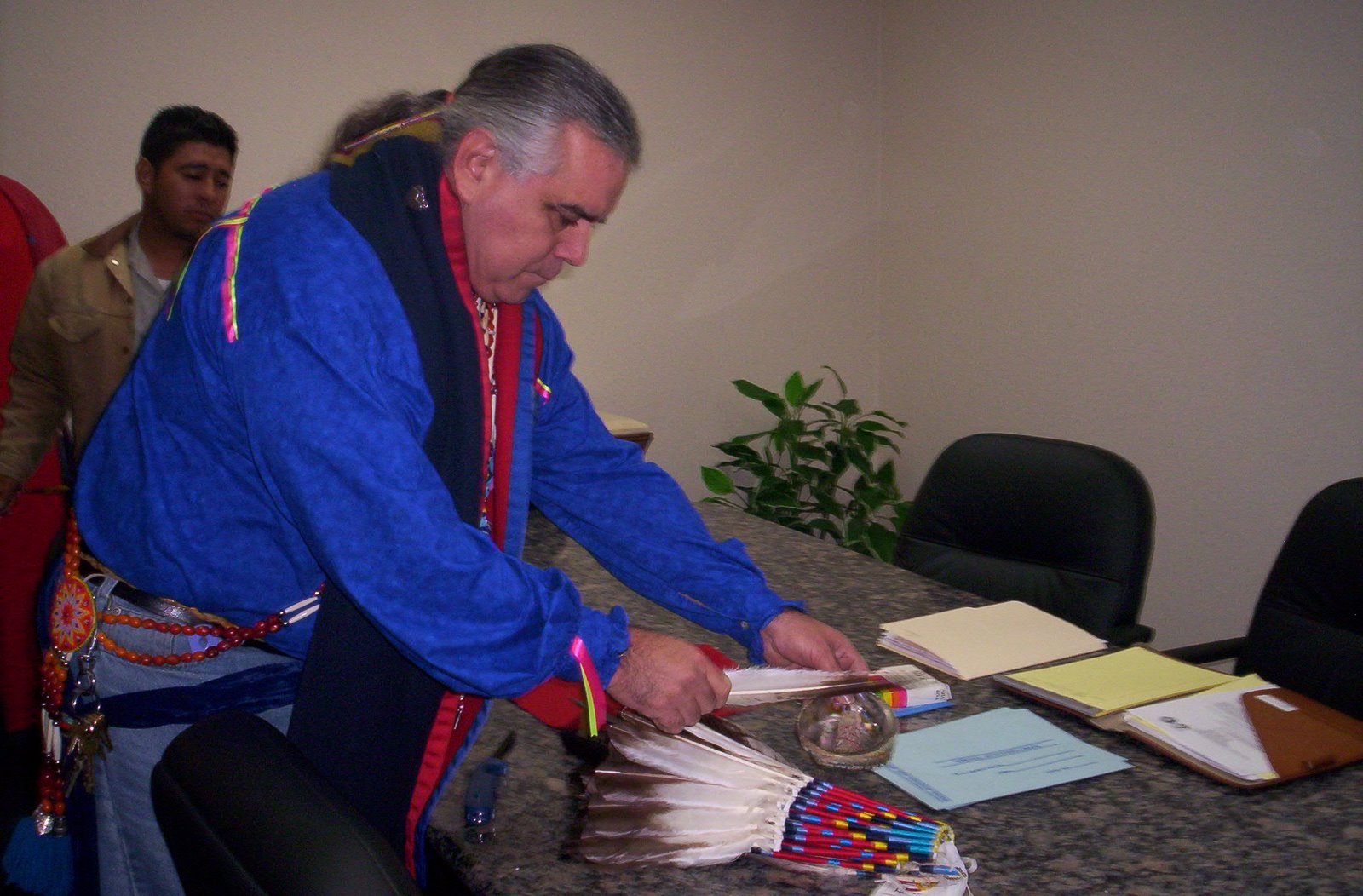 [feather+surrender+ceremony.jpg]