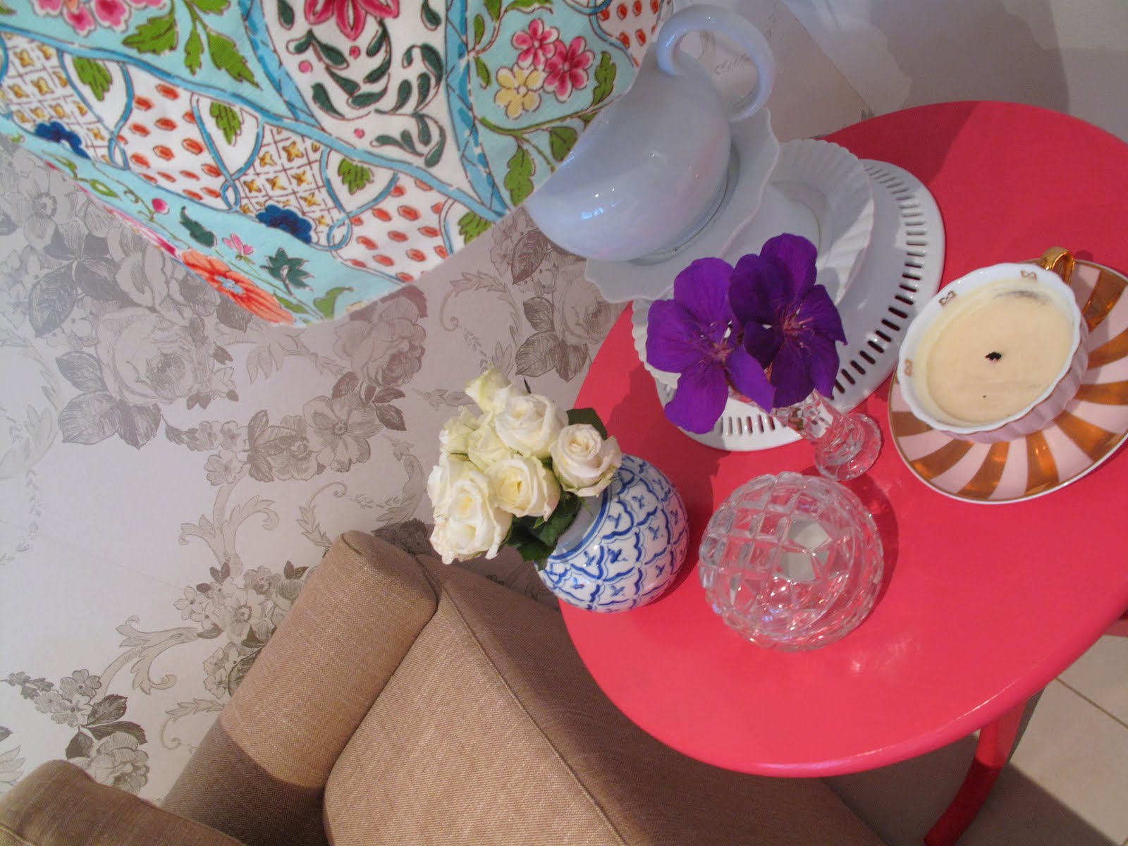 [Pink+Side+Table+4.JPG]