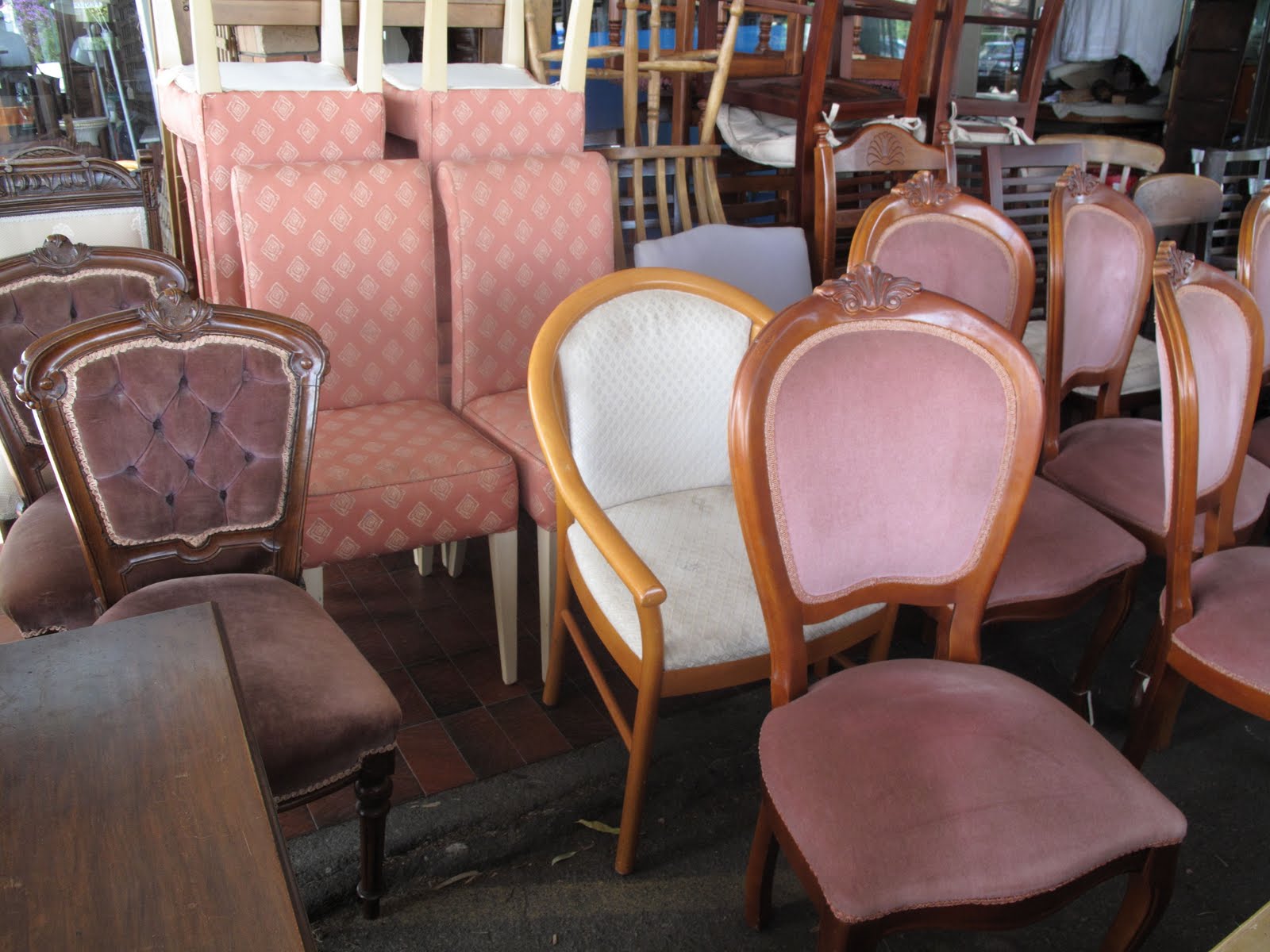 [antique+store+1.JPG]