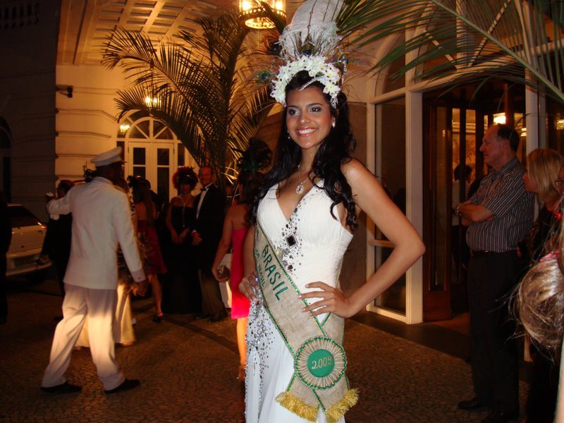 ☻♠☼ Galeria de Larissa Ramos, Miss Earth 2009.☻♠☼ - Página 2 Miss+earth+2009%2B%2BLarissa+Ramos%2BMiss+Amazonas+-+03