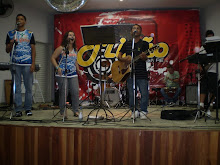 Servindo no Bloco Oh Gloria!