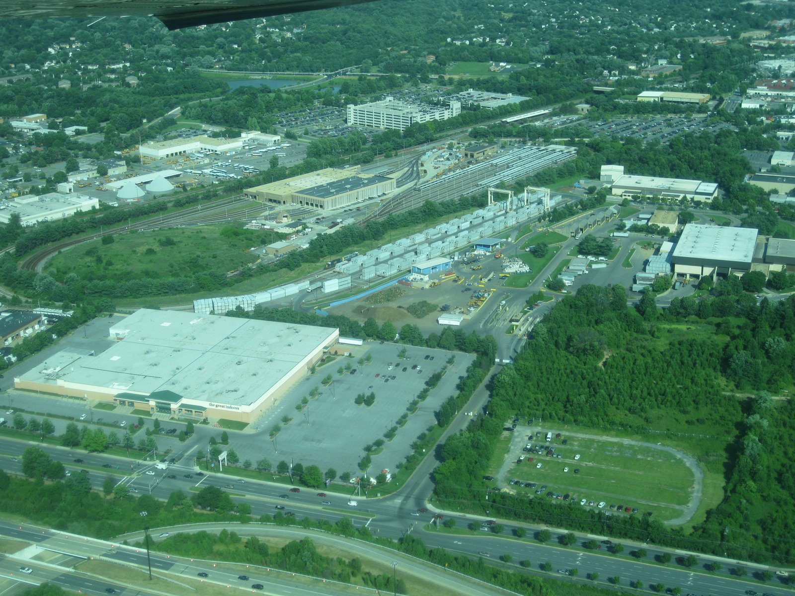 [Shady+Grove+Transfer+Station+&+MARC+6-09.JPG]