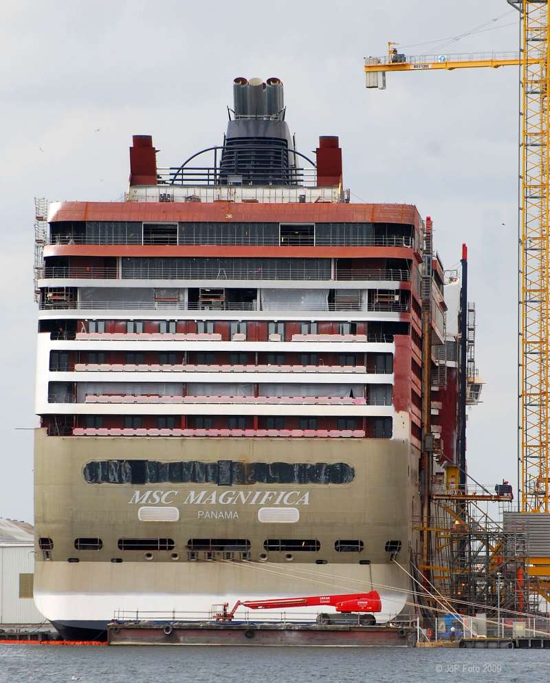 [Ship+Photo+MSC+MAGNIFICA..................................jpg]