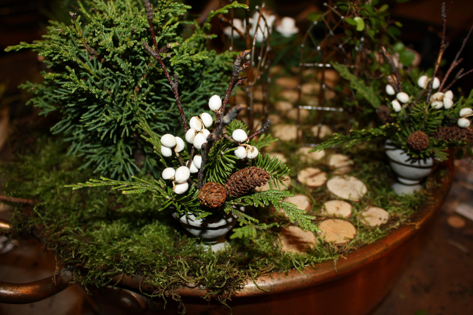 Buffalo Sisters Art Winter Tabletop Miniature Garden )