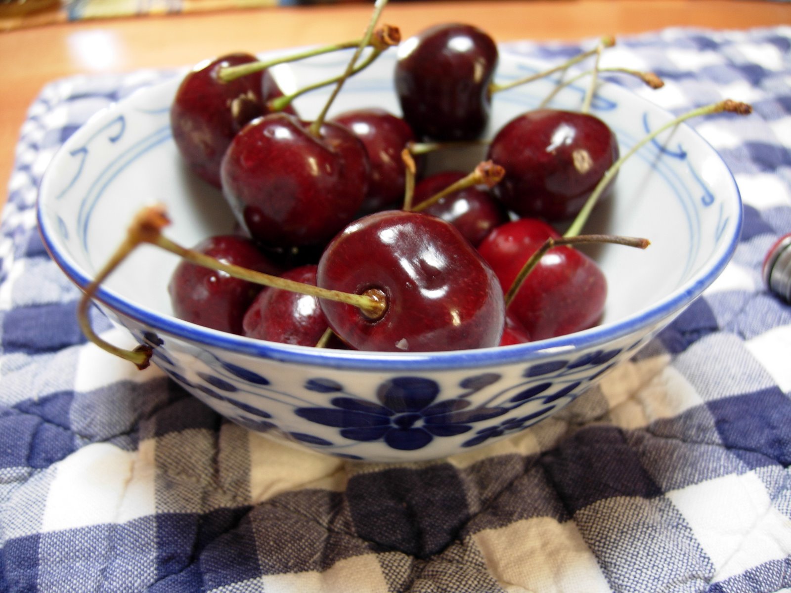 [Cherries.fresh.0.JPG]
