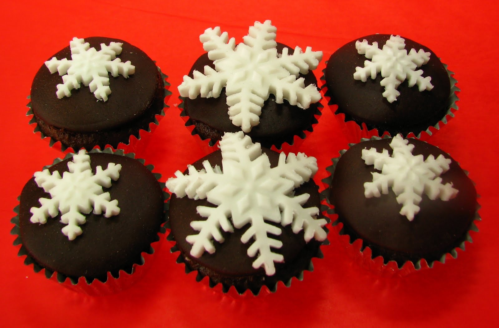 Shazza's Cuppies: Christmas cupcakes - yummy cuppies made to order!