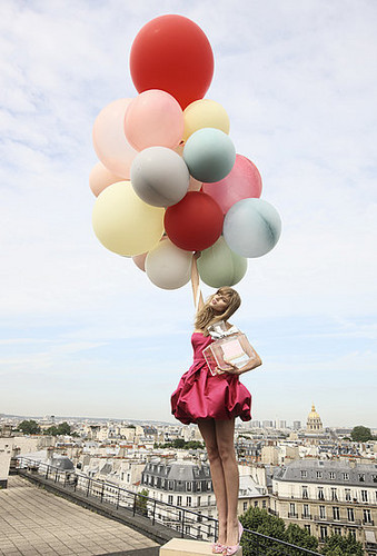 [balloons,girl,fashion,baloons,color,cute,and,fun-cfbacf4c3f1fd7825f5c793c2de299f2_h.jpg]
