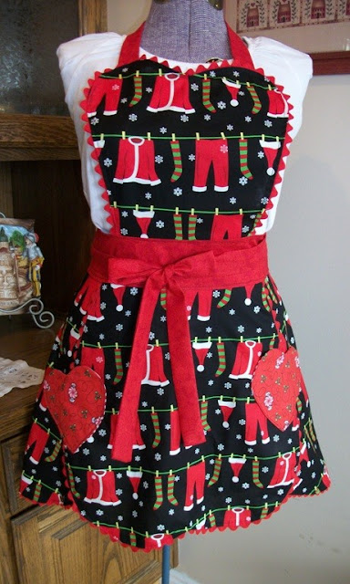 Cameo Kids Boutique: Darling Handmade Holiday Aprons - Mimi's Needle