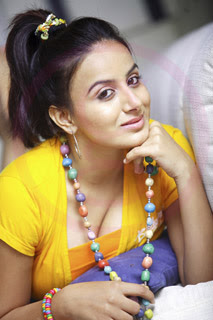 Hot Pics and Reviews: Kannada Pooja Gandhi Sexy Photos