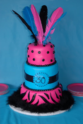 30th Birthday Cakes on Family Members 30th Birthday Cake Jenn Has A Fun Bubbly Personality