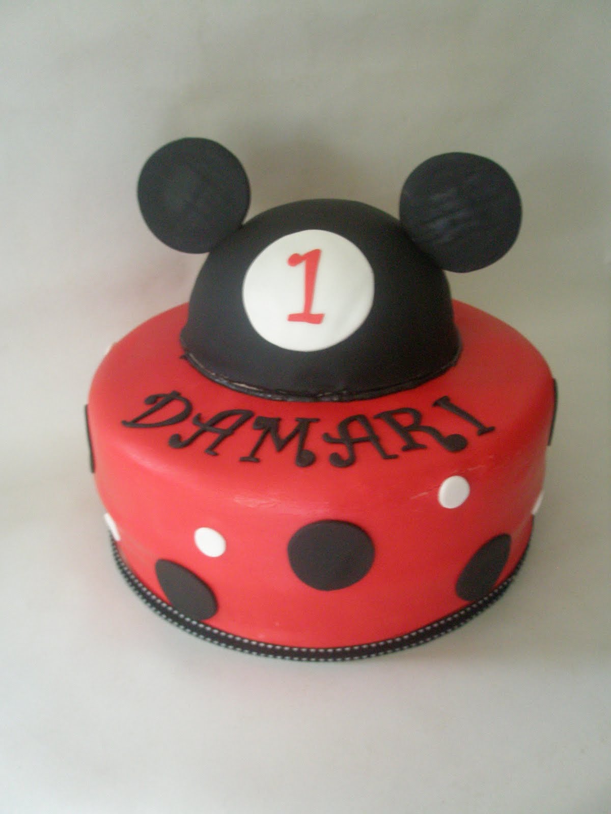 [Damari's+Mickey+Cake.JPG]