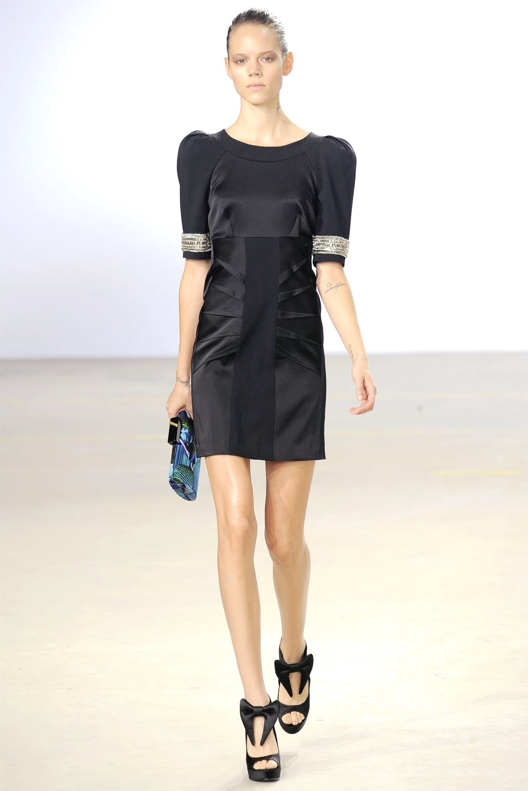 [Matthew+Williamson+2+SS10.jpg]