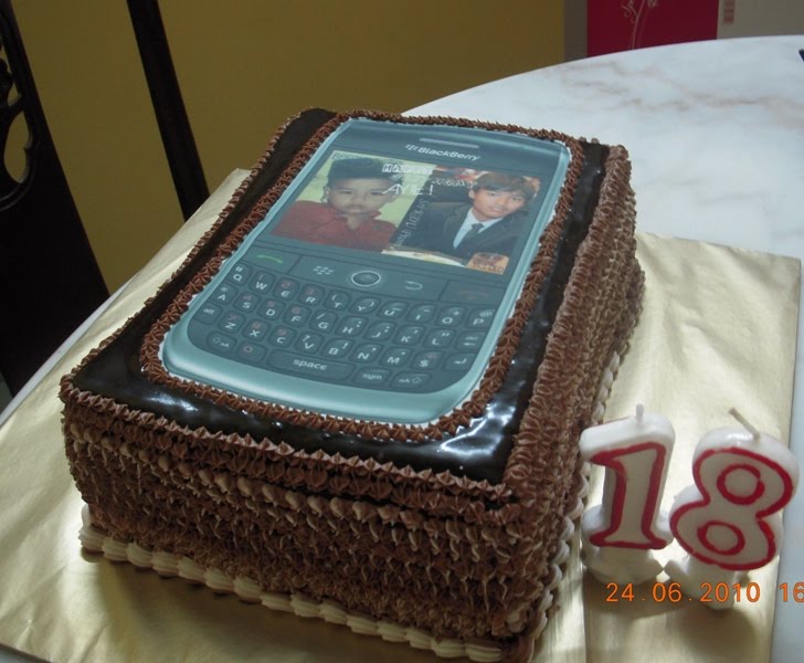 Cakes By Tolinda