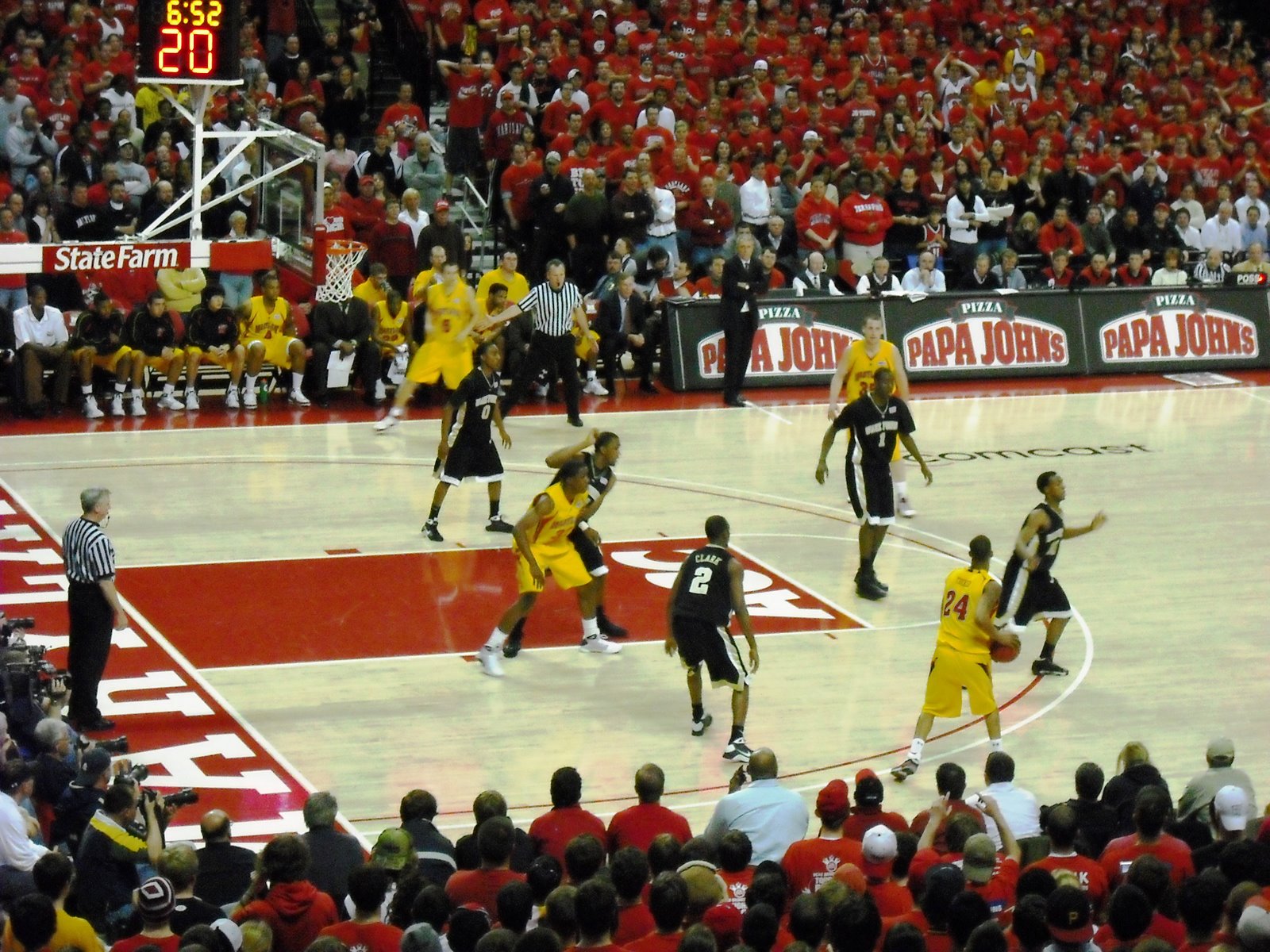 [terps+w+the+ball.JPG]
