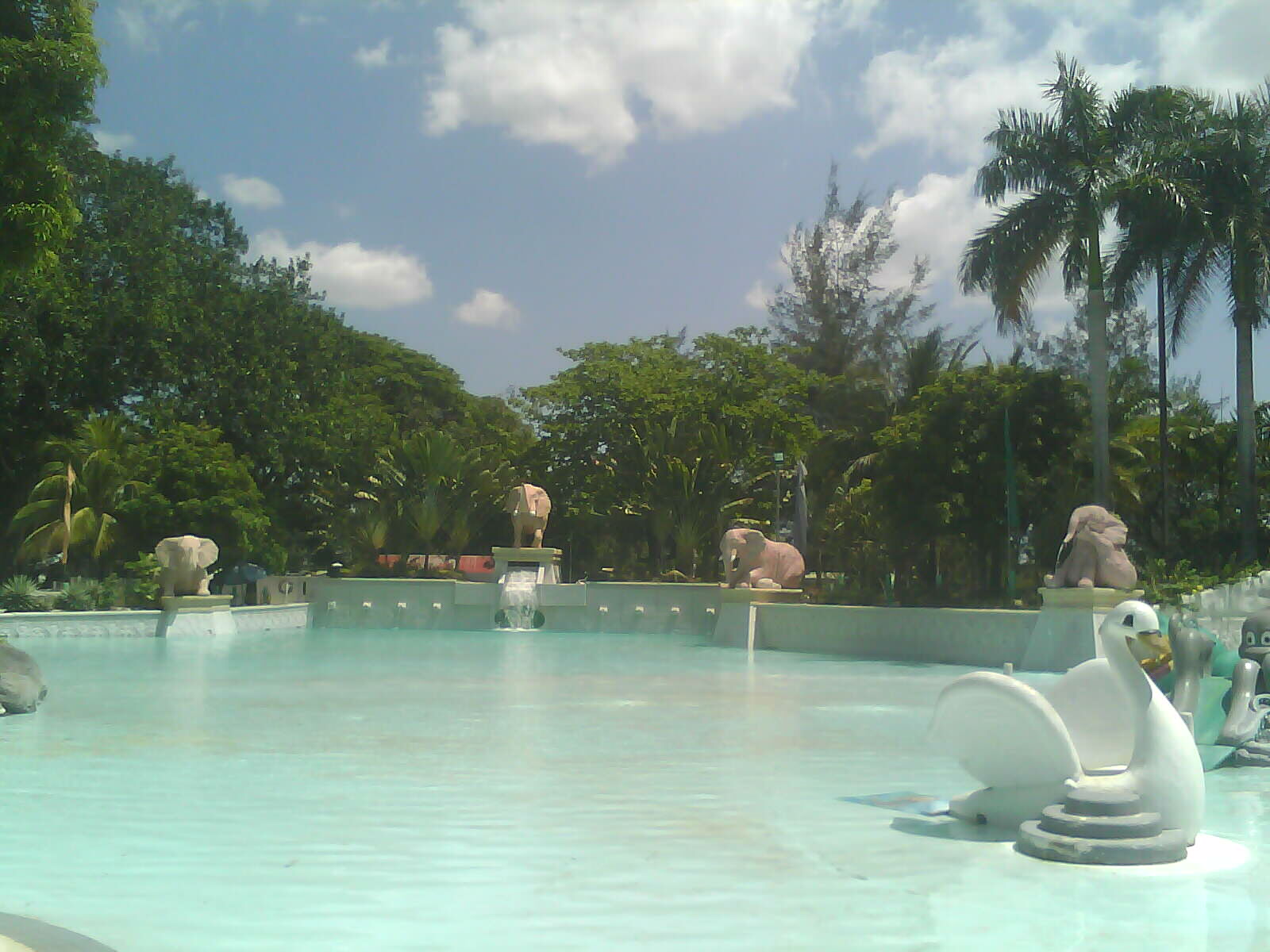 GOTTA LOVE LIFE! Fontana Water Park