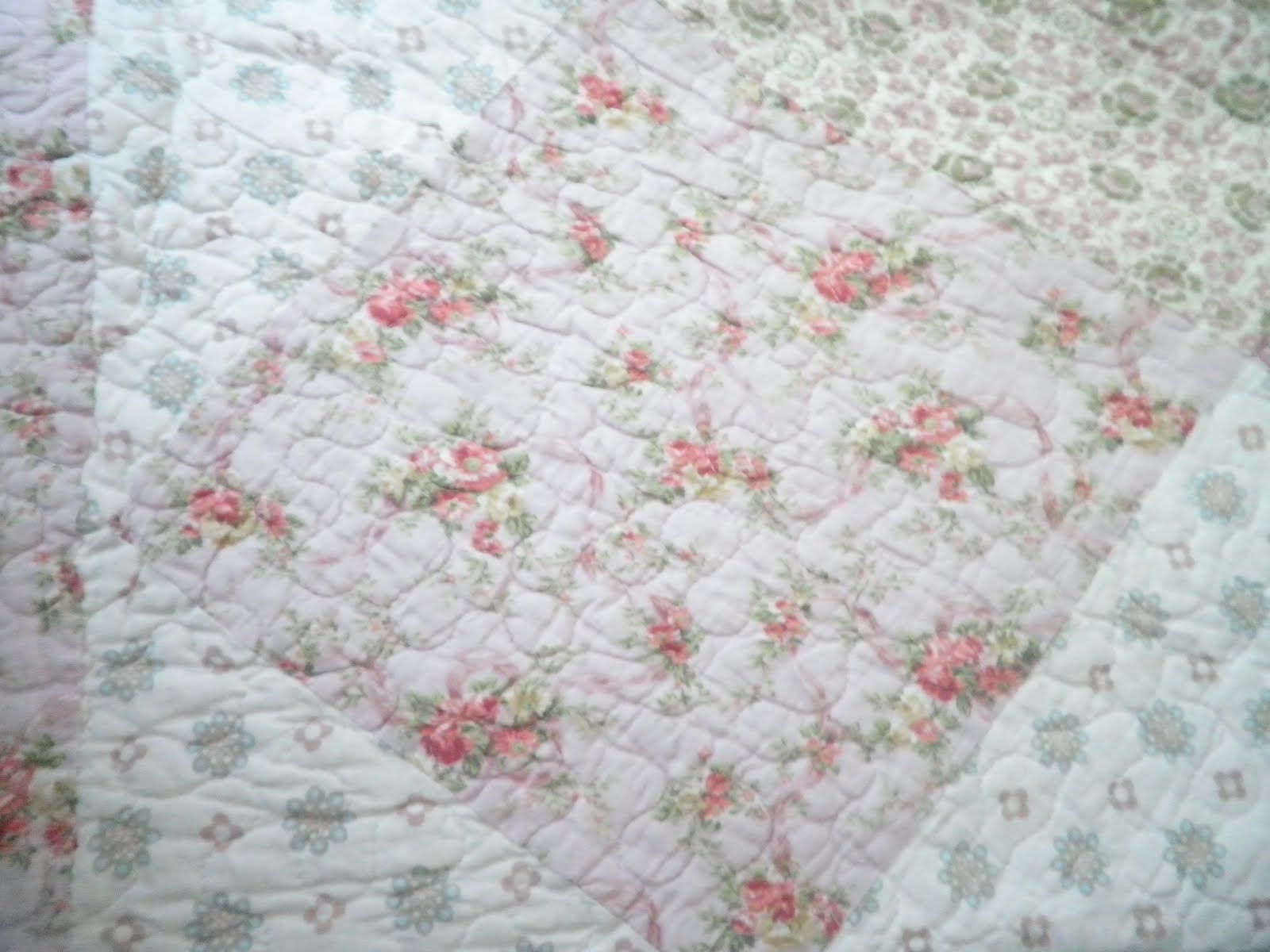 summery living Quilted Bed Sheet