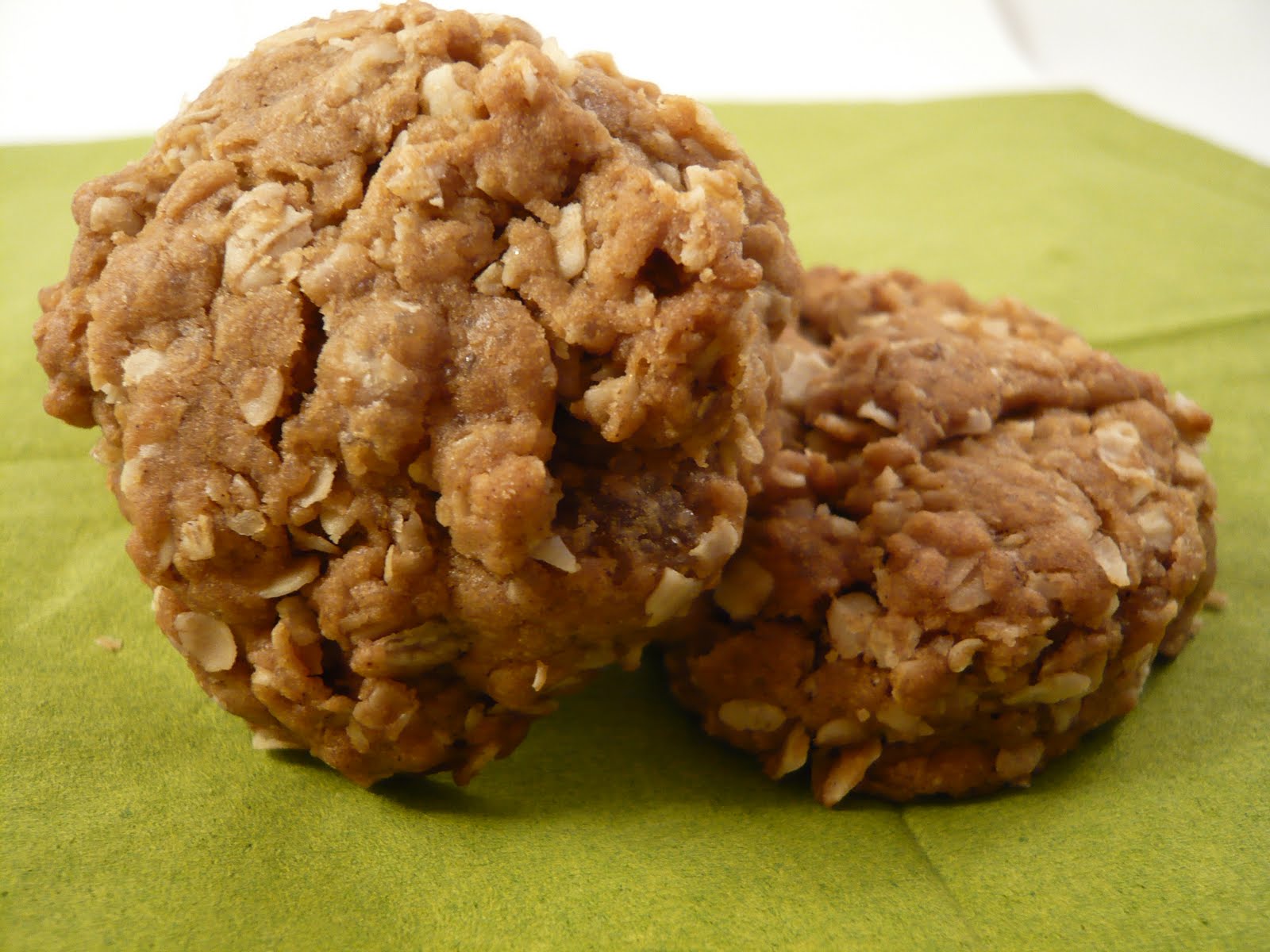 Cake, Crumbs and Cooking Crystallised ginger oat biscuits