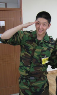 http://3.bp.blogspot.com/_YQNCCx2iHXQ/S-kpHEb3dCI/AAAAAAAABls/i43VoF9m4BI/s1600/photo118831.jpg