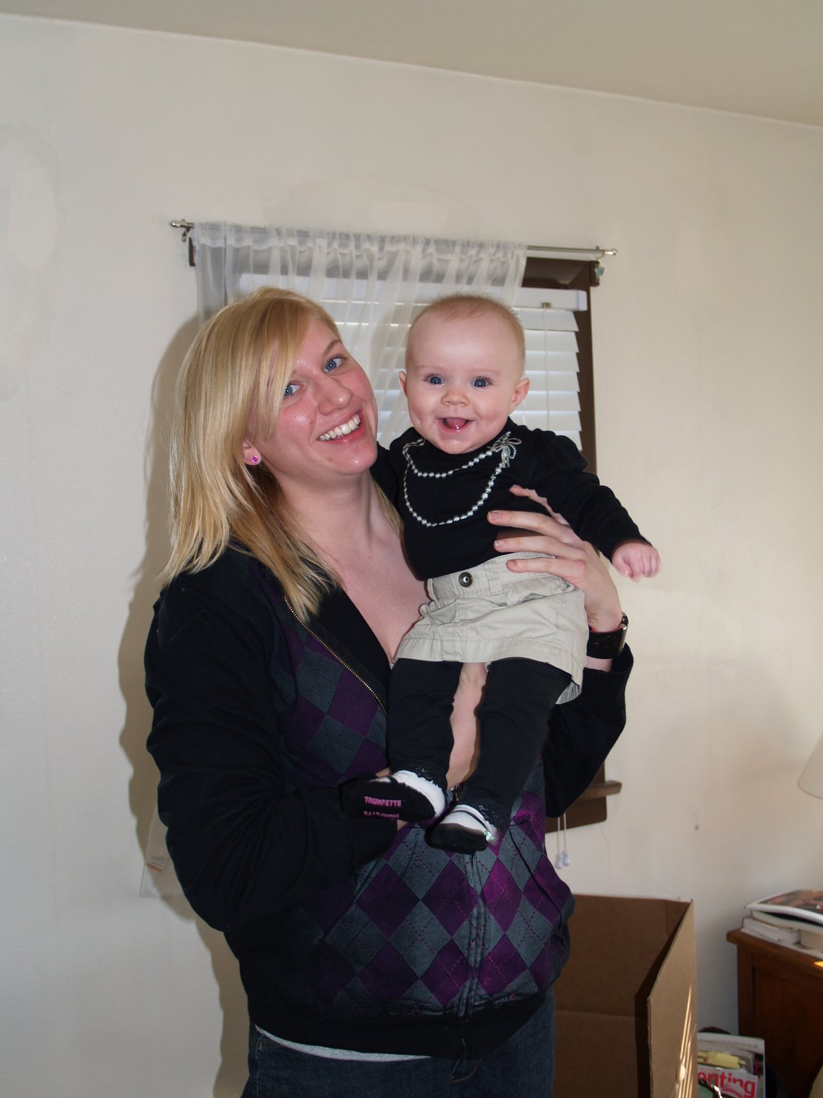[Auntie+Kirsti+and+cute+baby.JPG]