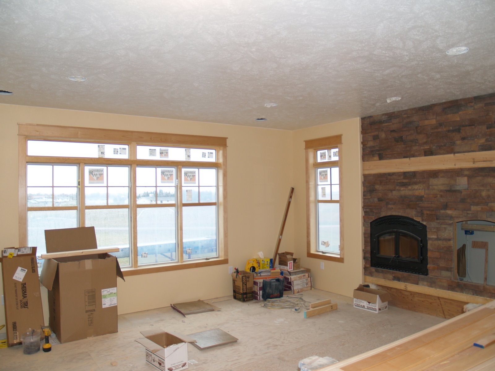 [may+8+living+room.JPG]
