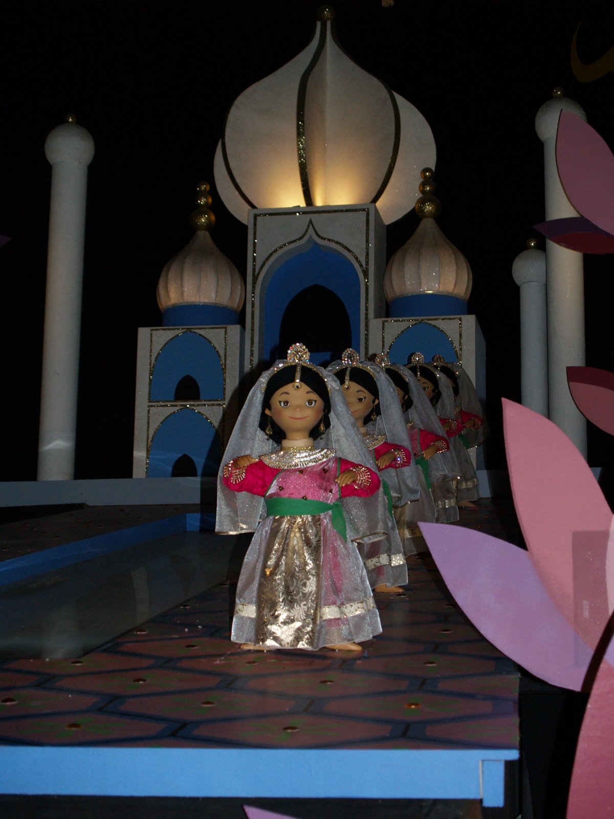 [Disney+08+024.jpg]