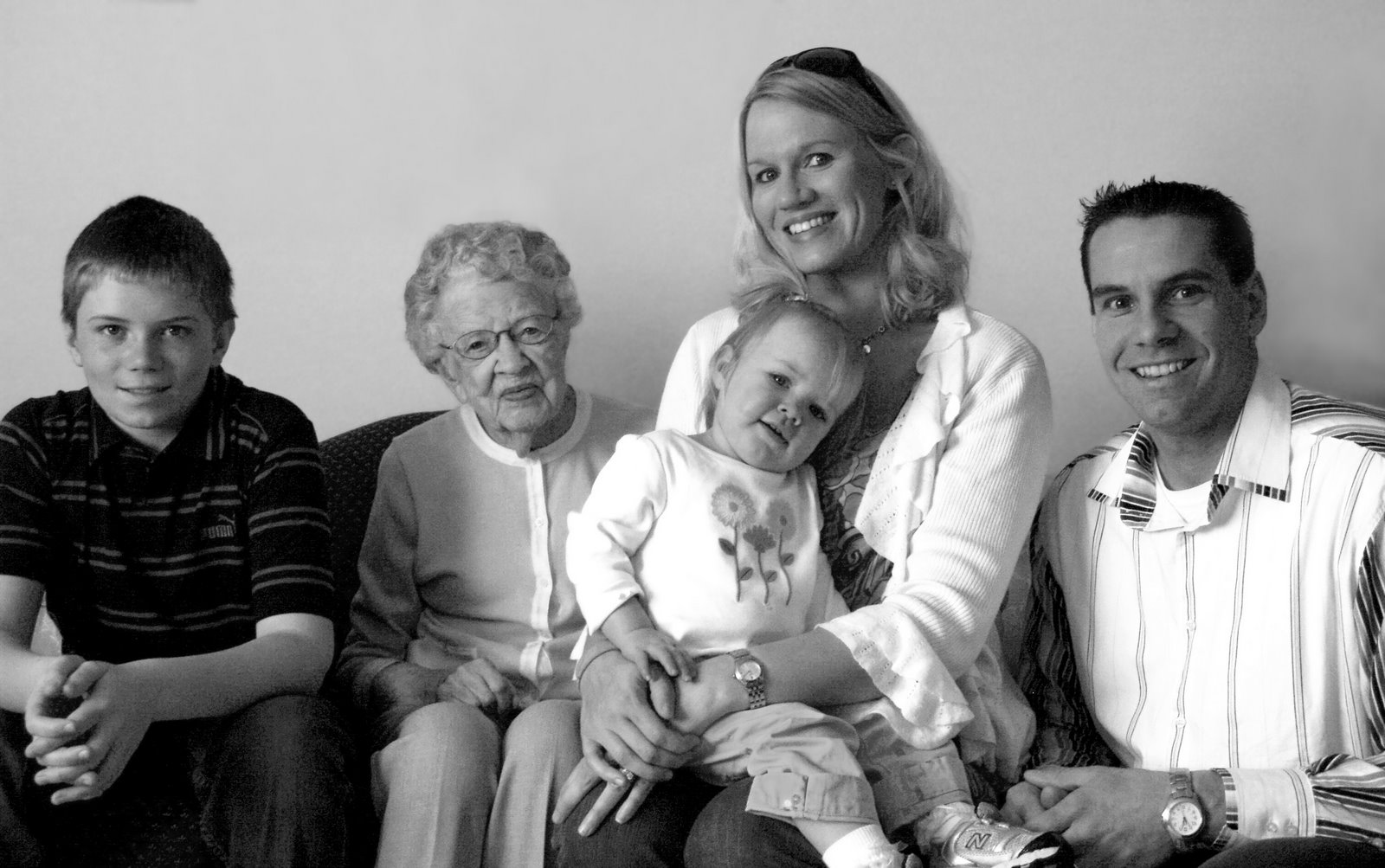 [Iris_family+pic_bw_apr09.JPG]
