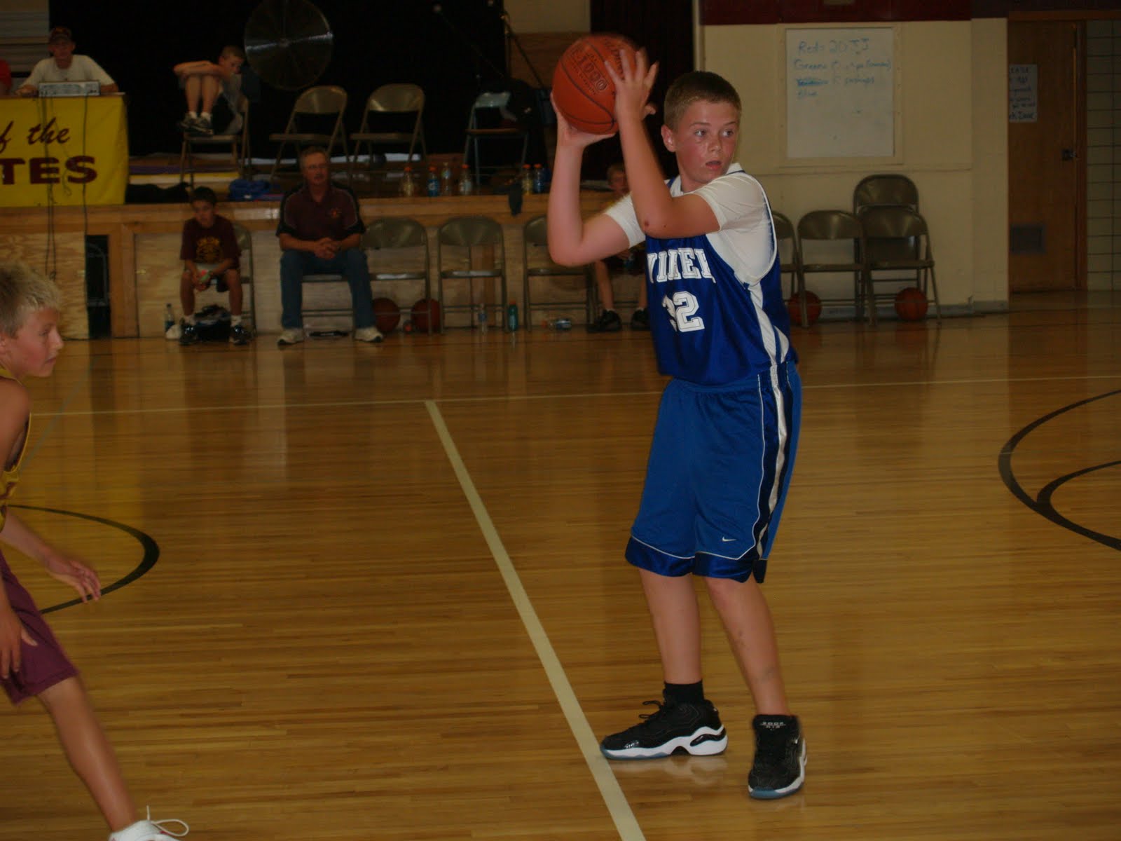 [steele_bball_91209+020.jpg]