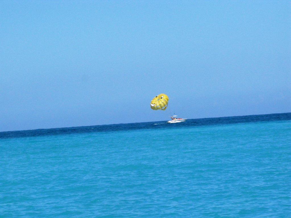 [0357-PARAPENTE.JPG]