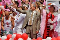 …de gay-parade in Amsterdam, geflankeerd door PvdA-bewindslieden, o.a. met de (joodse) burgemeester