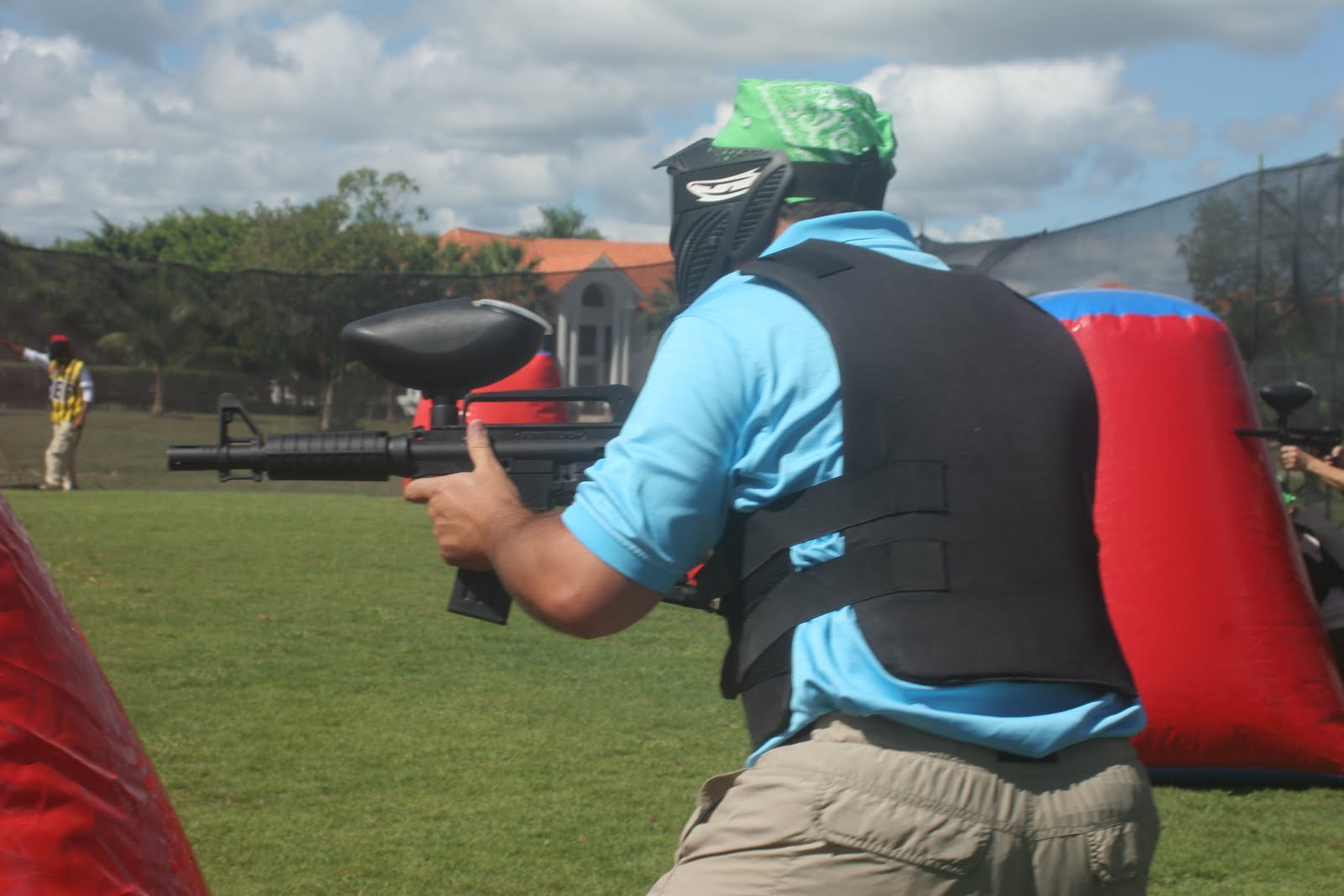 Presentacion de paintball en Metro Country Club Paintball en