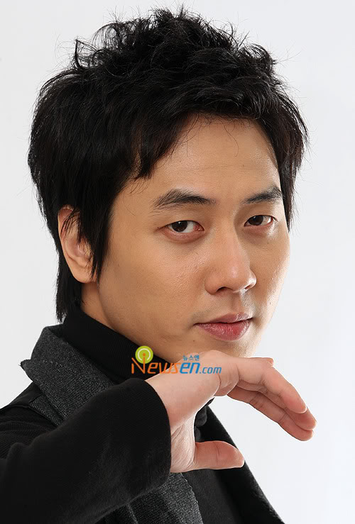 Shinhwa Singer Andy