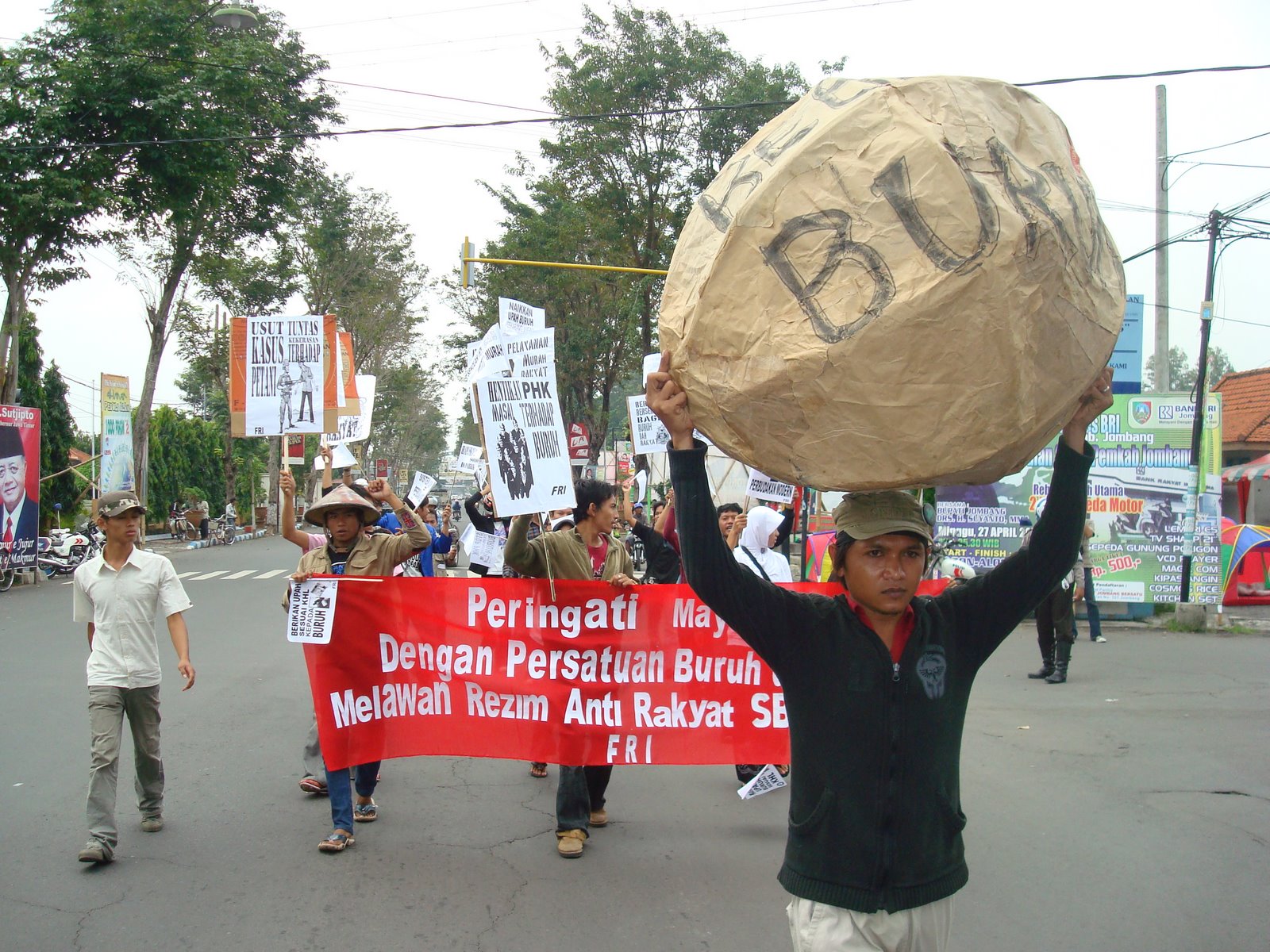 [Aksi+FMN+May+day.JPG]