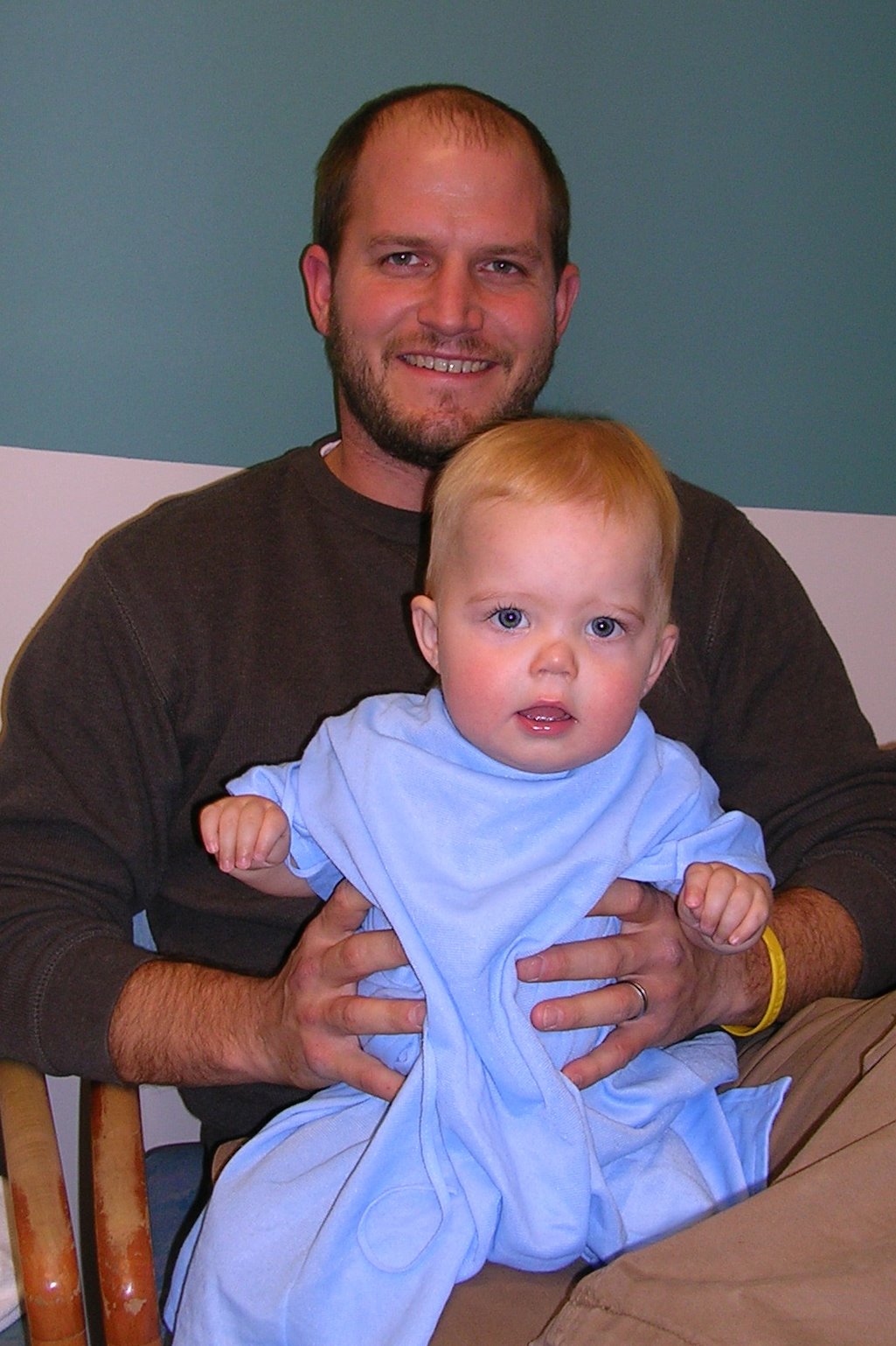 [08-11-10+Jayden's+Riley+check-up+(1)_edited-1.jpg]
