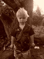 my other brother... this is his fave pose.lol.