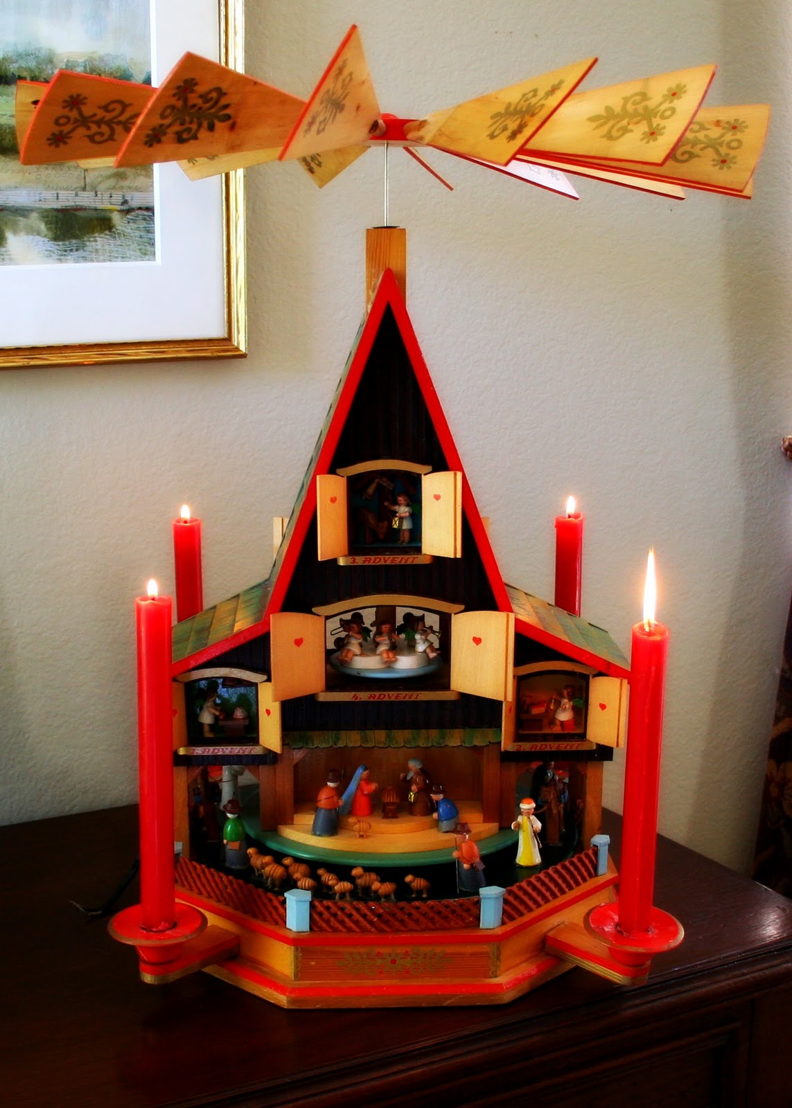 Diana Mulder Christmas Pyramid