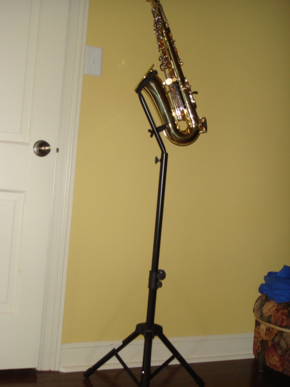 Saxtastic Saxophone OnStage Stands Tall Alto/Tenor Sax Stand Review