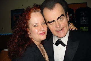 Aspiring Writers: GORGEOUS & UNKNOWN HINSON