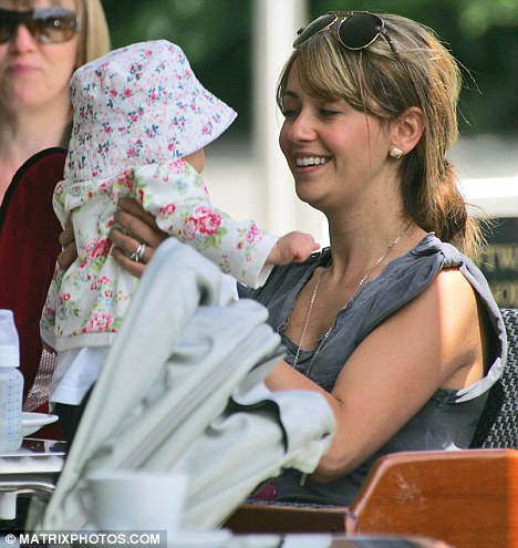 Yes Make It Now Corrie Star Samia Smith Plays The Doting