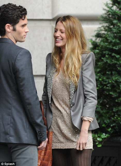 On-set giggles: Blake and Penn blake lively penn badgley 2011. On-set giggles: Blake and Penn
