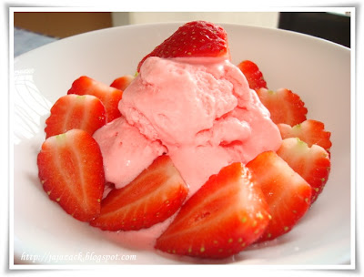 Aiskrim Strawberry