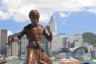 Bruce Lee Statue in Hong kong wallpaper