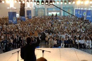 [FOTO+ORLANDO+CONVENCION+7+.jpg]