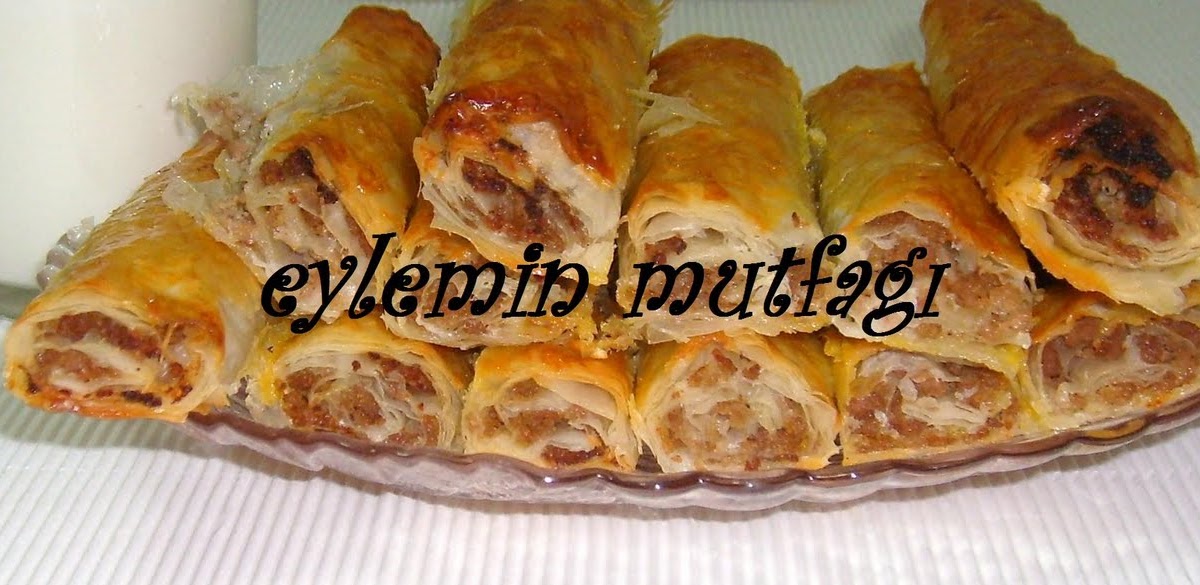 Eylemin mutfagi BAKLAVALIK YUFKADAN KIYMALI BÖREK