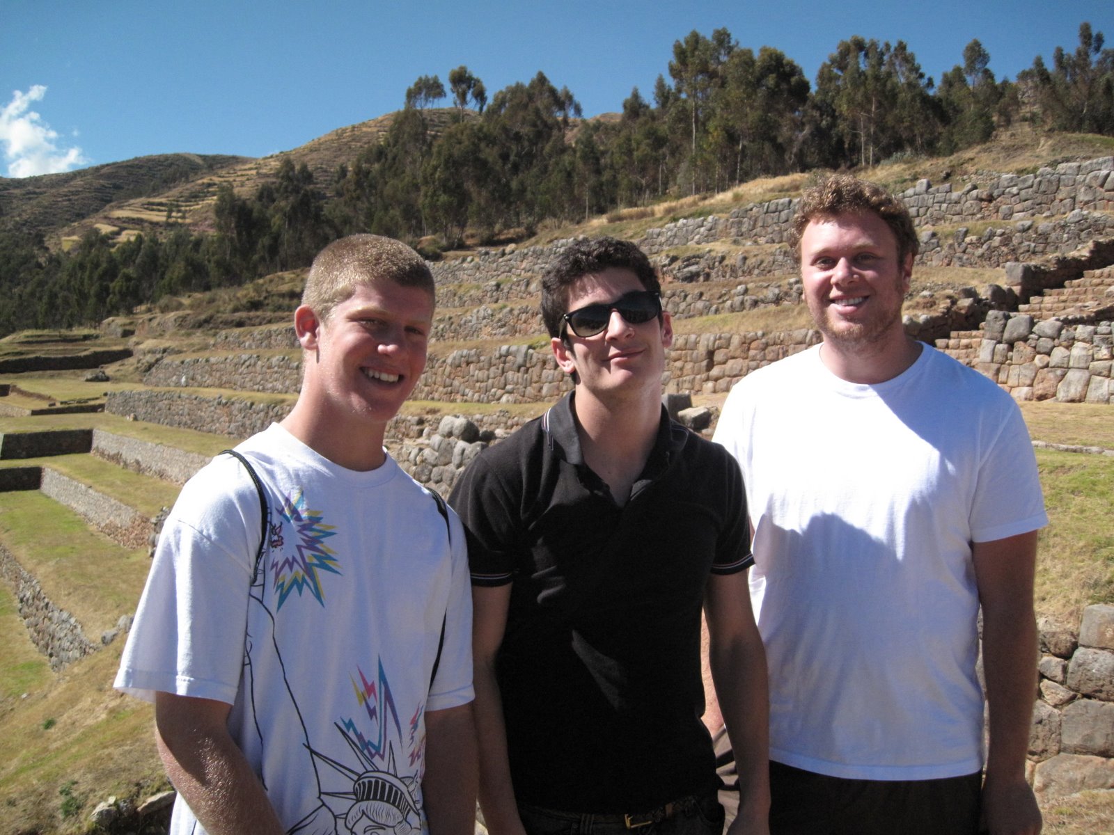 [boys+at+ruins.JPG]