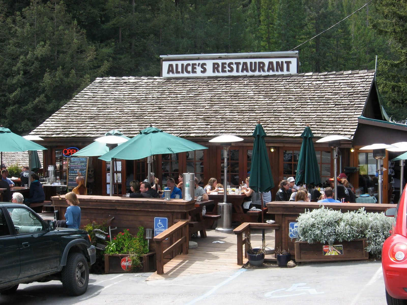 alice's kitchen restaurant and bar