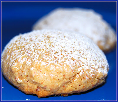 I love all things almond, and amaretto cookies are right up there at the top 