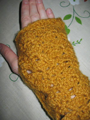 Free Crochet Pattern for Fingerless Gloves